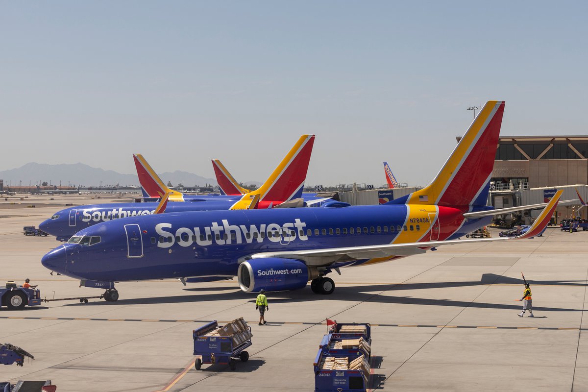 southwest-apologizes-gives-customers-frequent-flyer-points-fort